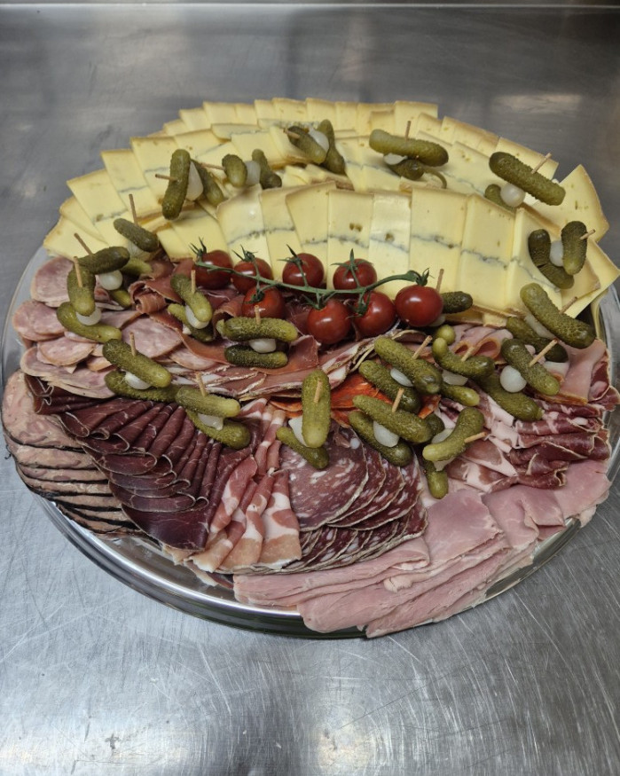 Plateau RACLETTE  :  Charcuteries + Fromages 