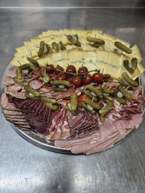 Plateau RACLETTE  :  Charcuteries + Fromages 