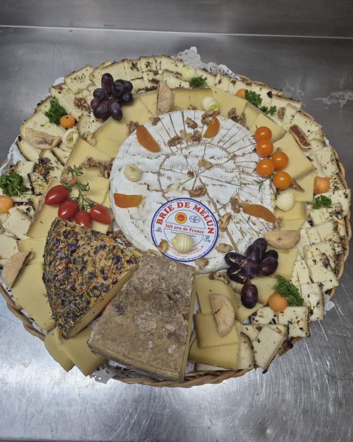 Plateau de fromages fermiers yc SALADES