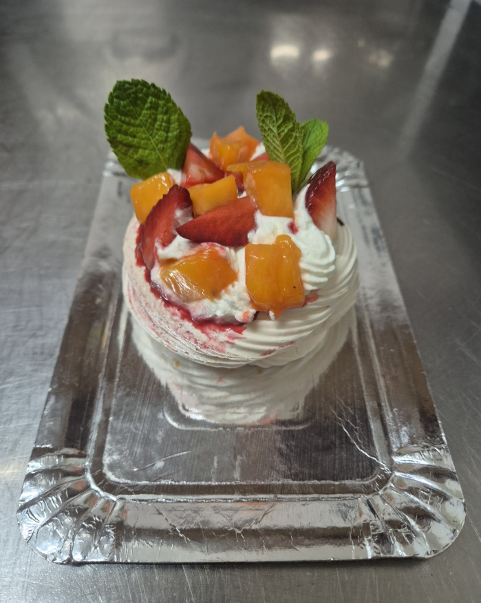 Pavlova aux fruits frais